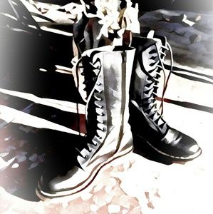 Dr. Martens '1B99' Leather Boots